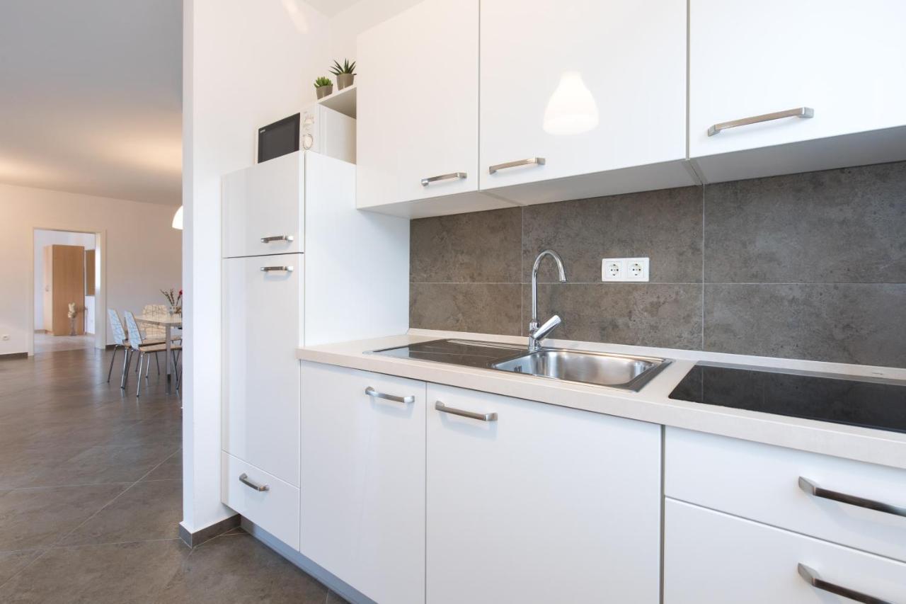 Apartmani Laura Krk Krk Town Exterior photo